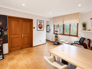 Casa en venta en Venta casa áreas independiente, terreno 610 m2 (182320), Las Condes - 7 dormitorios, 4 baños