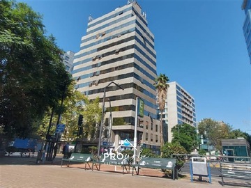 Oficina en venta en Metro Manuel Montt / Estacionamiento, Providencia - 3 dormitorios, 1 baño