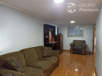 Casa en venta en Tiziano La Florida, La Florida - 6 dormitorios, 2 baños