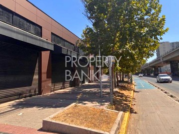 Local Comercial en arriendo mensual en Nuevos Locales en Plena Av. Vicuña Mackenna (173649), San Joaquín - 1 baño