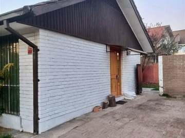 Casa en venta en Av. Alejandro Fleming / Duqueco, Las Condes - 4 dormitorios, 2 baños