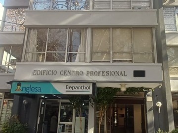 Oficina en venta en Luis Thayer Ojeda, Providencia - 2 dormitorios, 1 baño