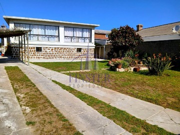 Casa en venta en Francia 1367, Quintero - 5 dormitorios, 2 baños