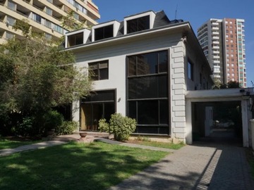 Casa en venta en Los militares, Las Condes - 25 dormitorios, 10 baños