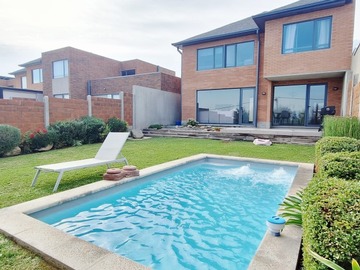 Casa en venta en Las pircas, Peñalolén - 3 dormitorios, 3 baños