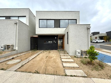 Casa en venta en Teniente Serrano del Tabique, Quilpué - 3 dormitorios, 3 baños