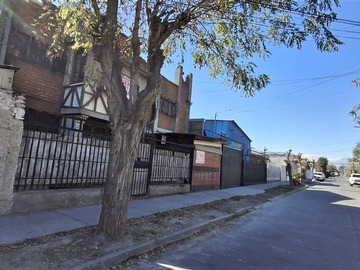 Oficina en venta en Avenida Perú N°01173, La Cisterna - 2 baños