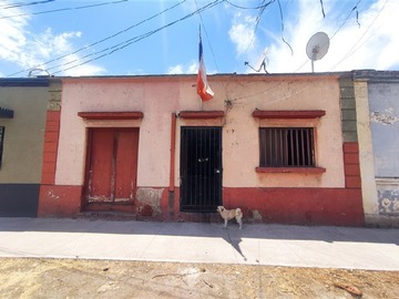 Casa en venta en Sector el Salto, esquina con calle el Salto, Recoleta - 5 dormitorios, 1 baño