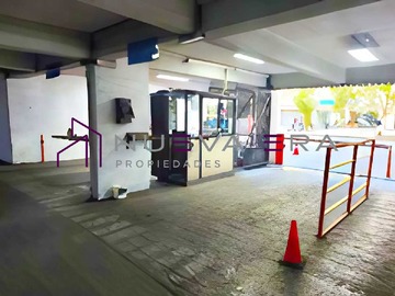 Estacionamiento en venta en Vta de Estacionamientos a pasos de la Moneda (172259), Santiago
