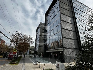 Oficina en venta en Oficina en Venta Kennedy / Geronimo de Alderete, Vitacura - 2 dormitorios, 1 baño