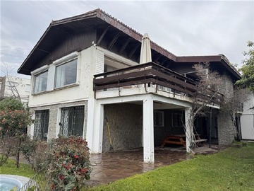 Casa en venta en Av. Carlos Alessandri / Bellavista, Algarrobo - 12 dormitorios, 1 baño