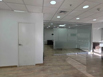 Oficina en arriendo mensual en En las Condes - 3 baños