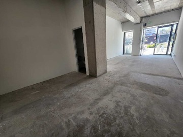 Local Comercial en arriendo mensual en Amplio Local Comercial en Sector Céntrico (170928), Las Condes - 1 baño