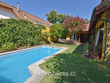 Casa en venta en Valenzuela Llaos / Campo Militar La Reina, La Reina - 4 dormitorios, 4 baños