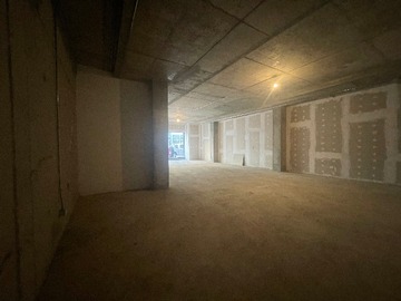 Local Comercial en arriendo mensual en Arriendo con gasto común incluído (173754), Santiago - 1 baño