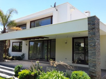 Casa en arriendo mensual en Chicureo colina piedra roja, Colina - 4 dormitorios, 4 baños