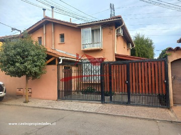 Casa en venta en Casa de Dos Pisos, 3 Dormitorios, 3 Baños, Quilicura. - 3 dormitorios, 3 baños