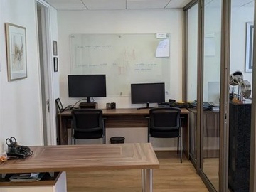 Oficina en venta en Estoril / Av. Las Condes, Las Condes - 2 dormitorios, 2 baños