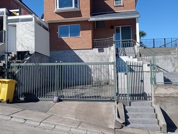 Casa en venta en Camino el mirador - camino de la laguna, Lo Barnechea - 5 dormitorios, 4 baños