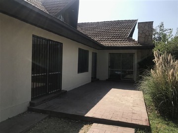 Oficina en venta en Nuestra Sra del Rosario / Presidente Riesco, Las Condes - 5 dormitorios, 2 baños