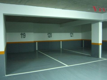 Estacionamiento en arriendo mensual en Eyzaguirre / San Francisco / Metro Parque Almagro, Santiago