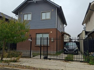 Casa en arriendo mensual en Parque San Valentín Talca, Talca - 4 dormitorios, 2 baños