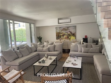 Venta / Casa / Colina