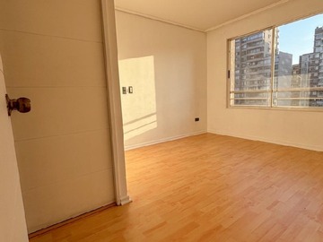 Departamento en venta en Sta victoria con rauli a una cuadra de portugal, Santiago - 2 dormitorios