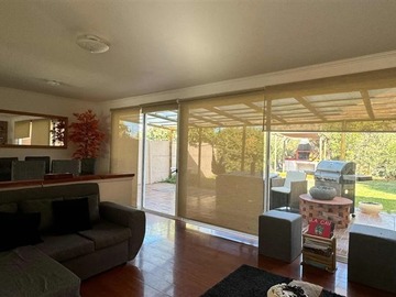 Casa en arriendo mensual en Condominio Santa Elena de Chicureo, Colina - 3 dormitorios, 3 baños