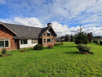 Casa en venta en Casa en condominio Los Graneros de Pto. VARAS (70267), Puerto Varas - 5 dormitorios, 4 baños