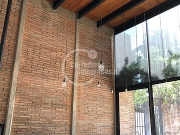 Local Comercial en venta en Av. Vitacura con Luis Carrera, Vitacura - 2 baños