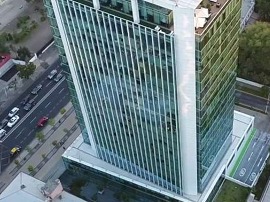 Oficina en arriendo mensual en Av Apoquindo/ Metro Manquehue, Las Condes - 12 dormitorios, 9 baños