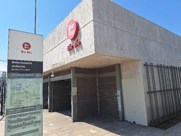 Casa en venta en Propiedad a pasos metro Bio Bio (90875), San Miguel - 2 dormitorios, 3 baños