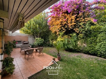 Casa en venta en Parque Padre Hurtado, Las Condes - 4 dormitorios, 2 baños