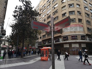 Oficina en venta en Huérfanos 1022 Oficina 68, Santiago - 3 dormitorios, 1 baño