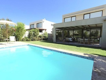 Casa en venta en Condominio piedra roja, Colina - 3 dormitorios, 3 baños