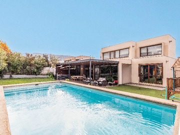 Casa en venta en Casa familiar en los bravos (170353), Lo Barnechea - 5 dormitorios, 5 baños