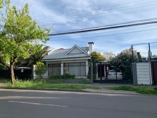 Casa en venta en El Roble / Rosas, Chillán - 4 dormitorios, 2 baños