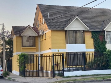 Casa en venta en El Jacaranda, Maipú - 5 dormitorios, 2 baños