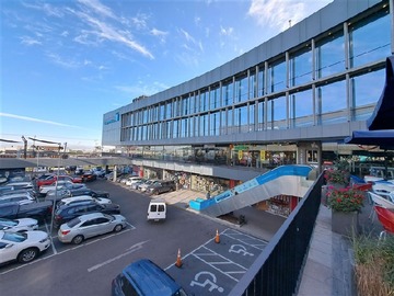 Local Comercial en arriendo mensual en Consistorial / Antupiren, Peñalolén - 2 baños