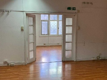 Oficina en arriendo mensual en Espacios Amplios y Luminosos para Tu Negocio (168545), Santiago - 2 dormitorios, 1 baño