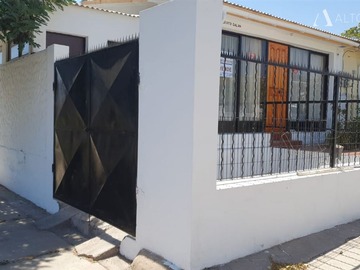 Casa en venta en Los Perales con Cerro Grande, La Serena - 3 dormitorios, 1 baño