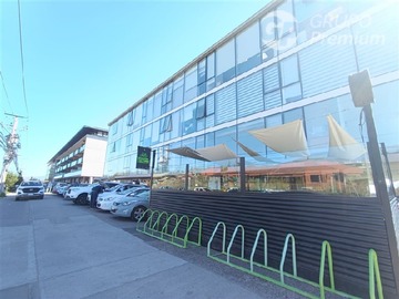 Oficina en arriendo mensual en Estilosa Oficina con recepción, dos privados, dos baños, 1 estacionamiento, y vista despejada al mar, La Serena - 2 dormitorios, 2 baños