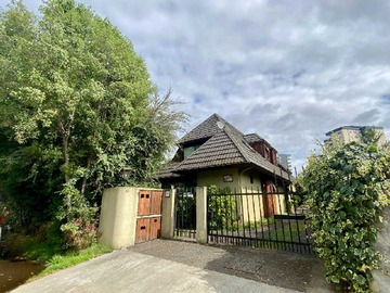 Casa en venta en Casa, Jardín Las Quemas (68629), Osorno - 5 dormitorios, 4 baños