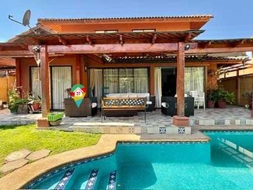 Casa en venta en Hermosa casa chilena en condominio (112363), Huechuraba - 3 dormitorios, 3 baños