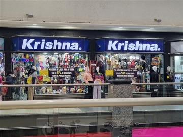 Local Comercial en arriendo mensual en Mall Pumay. Maipu., Maipú - 1 baño