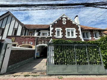 Casa en venta en Preciosa casa Colonial en barrio residencial (174708), Providencia - 7 dormitorios, 4 baños