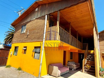 Casa en venta en Luis Uribe 2297, Quintero, Región de Valparaíso 2490000, Chile, Quintero - 8 dormitorios, 6 baños