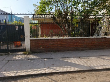 Casa en venta en Teniente Luis Cruz Martinez 1009, Pudahuel, Región Metropolitana de Santiago 8980000, Chile, Lo Prado - 2 dormitorios, 1 baño
