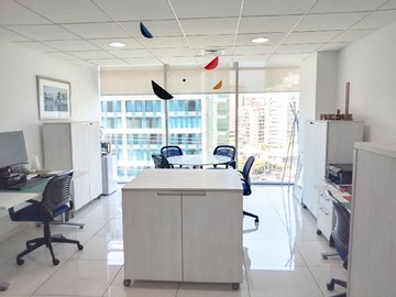 Oficina en arriendo mensual en Alonso de Córdova y Balmoral, Las Condes - 1 baño
